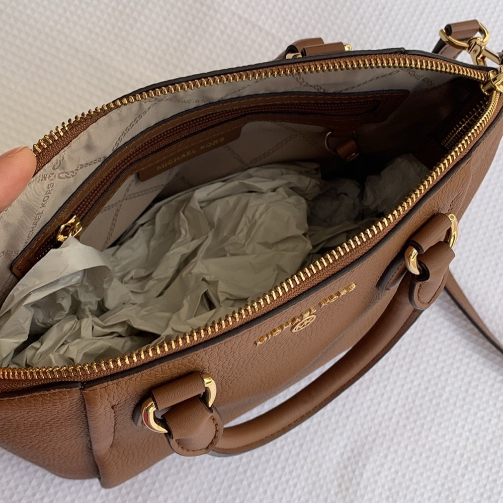 MICHAEL KORS LEATHER CROSSBODY - Picture 14 of 15